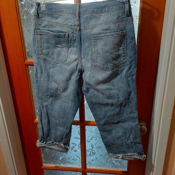 3 pairs of Classic Blue Women's capri Jeans - Picture 8 of 8